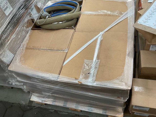 Continental nonmetallic hose assembly (12x) - afbeelding 2 van  4