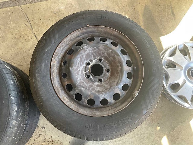 Continental / vredestein contipremiumcontact2 / quantrac autoband op velg (4x) - afbeelding 3 van  6