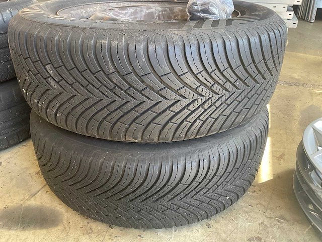 Continental / vredestein contipremiumcontact2 / quantrac autoband op velg (4x) - afbeelding 4 van  6