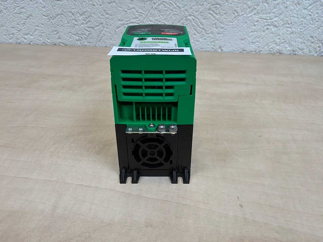 Control techniques c300-12 frequentieregelaar - afbeelding 2 van  3