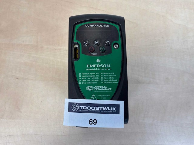 Control techniques ska1200037 frequentieregelaar - afbeelding 1 van  3