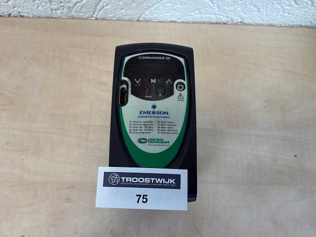 Control techniques ska1200037 frequentieregelaar - afbeelding 1 van  3