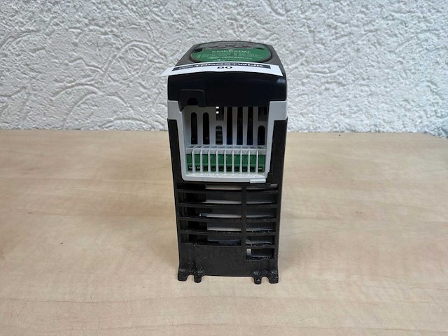 Control techniques ska1200037 frequentieregelaar - afbeelding 2 van  3