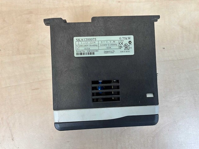 Control techniques ska1200075 frequentieregelaar - afbeelding 3 van  3