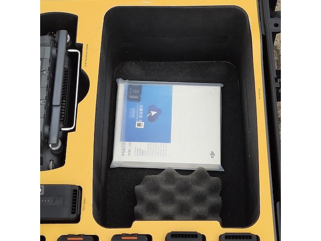 Controller en 8x accu t.b.v drone in koffer, dji, o.a rm700b - afbeelding 5 van  15
