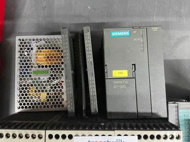 Controller en switch - afbeelding 4 van  4