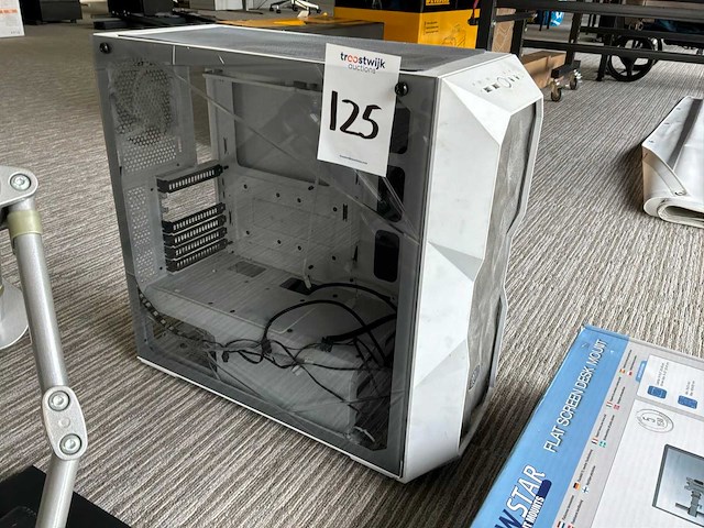 Cooler master computer en diverste beeldschermsteunen (3x) - afbeelding 2 van  5