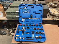 Cooling system leakage test and filling set - afbeelding 1 van  4