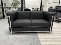 Corbusier lc2 2-zits sofa in echt zwart leer, zwart / chroom - afbeelding 2 van  8