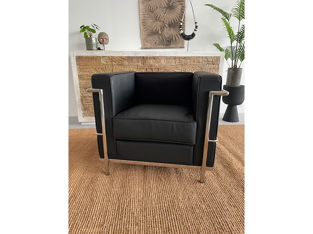 Corbusier lc2 fauteuil in echt zwart leer, zwart / chroom - afbeelding 1 van  7