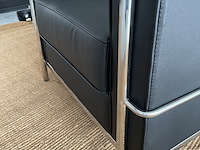 Corbusier lc2 fauteuil in echt zwart leer, zwart / chroom - afbeelding 4 van  7