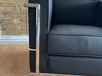 Corbusier lc2 fauteuil in echt zwart leer, zwart / chroom - afbeelding 5 van  7