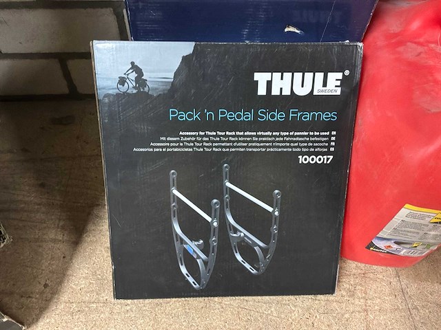 Cordo / bobike / thule voordrager, windscherm en jerrycans (7x) - afbeelding 3 van  5