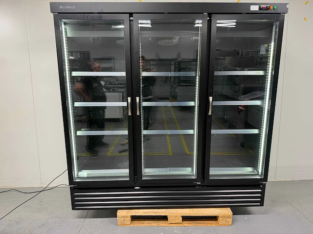 Coreco - 2024- rvc-2003-nn_r2 - wand koelvitrine - afbeelding 2 van  8