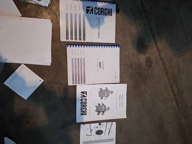 Corghi - 2015 - ex7000ii - uitlijn apparaat 4 wiel - afbeelding 23 van  26