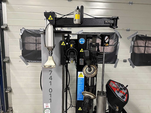 Corghi - 2019 - master vas 741 011 - banden de-en montageapparaat - afbeelding 10 van  13