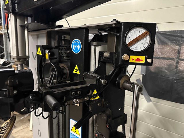 Corghi - 2019 - master vas 741 011 - banden de-en montageapparaat - afbeelding 13 van  13