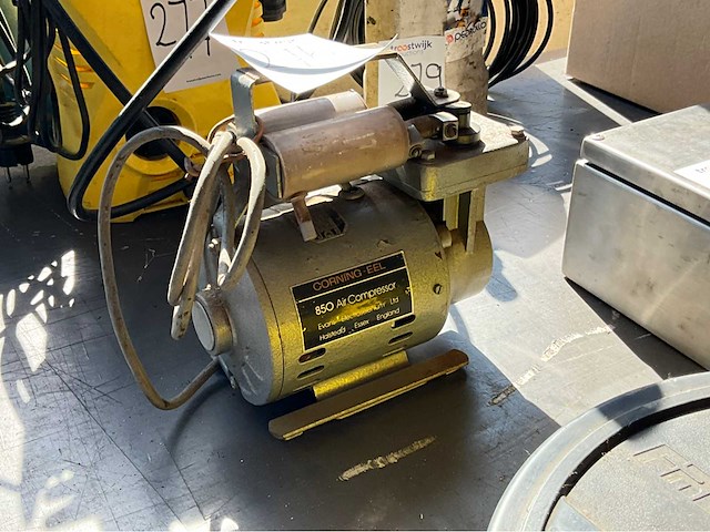 Corning eel mini luchtcompressor - afbeelding 2 van  2
