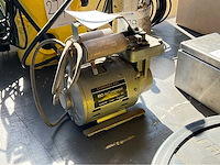 Corning eel mini luchtcompressor - afbeelding 2 van  2