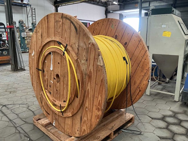 Corning fiber optic cable - afbeelding 2 van  4