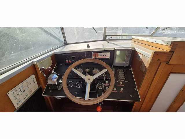 Coronet - 27 - motor yacht - afbeelding 7 van  31