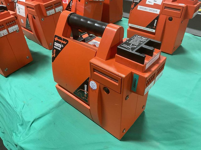 Corpuls semi automatic defibrillator - afbeelding 2 van  7