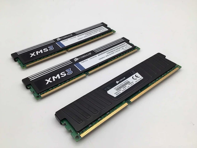 Corsair 8gb 1600mhz ddr3 pc geheugen geheugenkaart (3x) - afbeelding 1 van  3