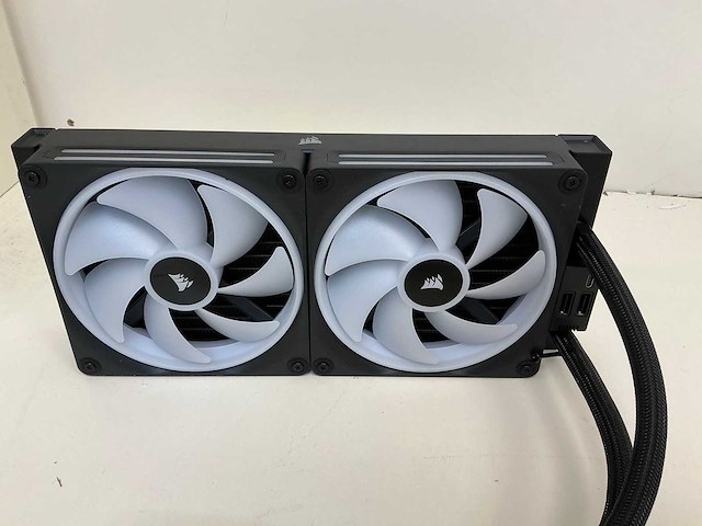 Corsair icue link h115i rgb vloeibare cpu-koeler - afbeelding 4 van  7