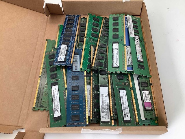 Corsair kingston samsung 2gb ddr3 desktop geheugen (25x) - afbeelding 1 van  5