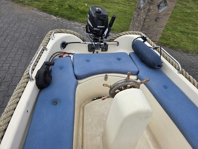 Corsiva - 430 - visboot met 6 pk suzuki 4-takt buitenboordmotor - afbeelding 2 van  18