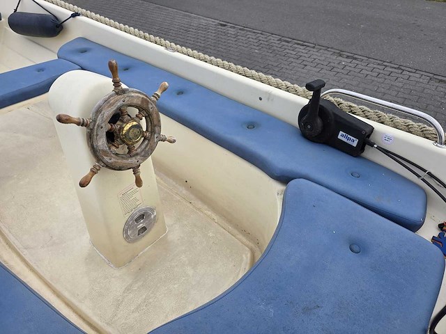 Corsiva - 430 - visboot met 6 pk suzuki 4-takt buitenboordmotor - afbeelding 7 van  18