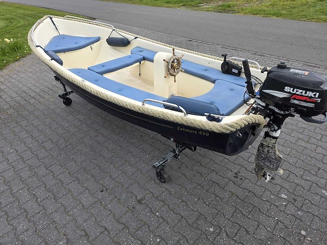 Corsiva - 430 - visboot met 6 pk suzuki 4-takt buitenboordmotor - afbeelding 11 van  18