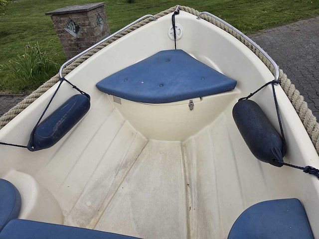 Corsiva - 430 - visboot met 6 pk suzuki 4-takt buitenboordmotor - afbeelding 13 van  18