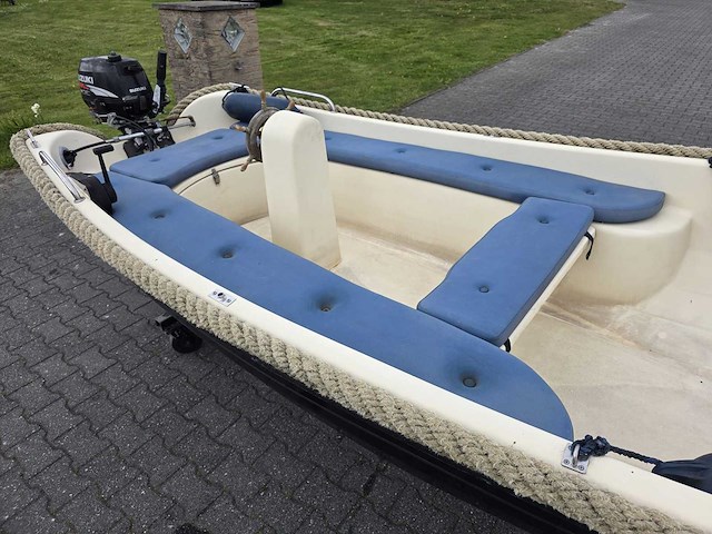 Corsiva - 430 - visboot met 6 pk suzuki 4-takt buitenboordmotor - afbeelding 14 van  18
