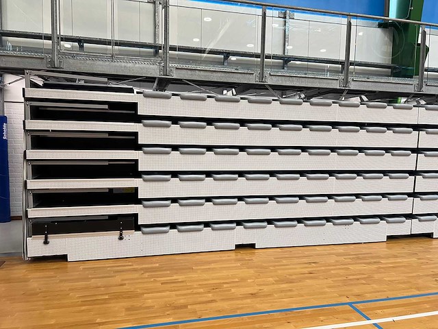 Cos - ti 63 - telescopische tribune - afbeelding 1 van  8