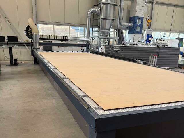 Cosign - 2019 - x500 - cnc-freesmachine met afzuiginstallatie - afbeelding 1 van  28