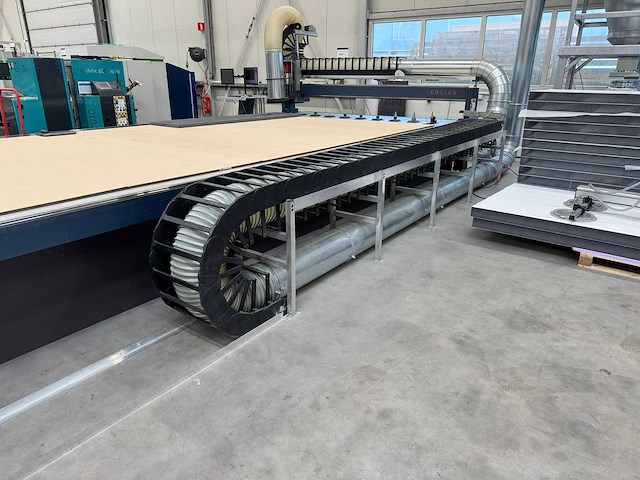 Cosign - 2019 - x500 - cnc-freesmachine met afzuiginstallatie - afbeelding 28 van  28