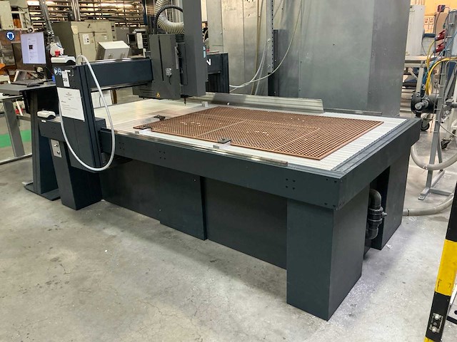 Cosign 500 cnc freesmachine - afbeelding 7 van  14