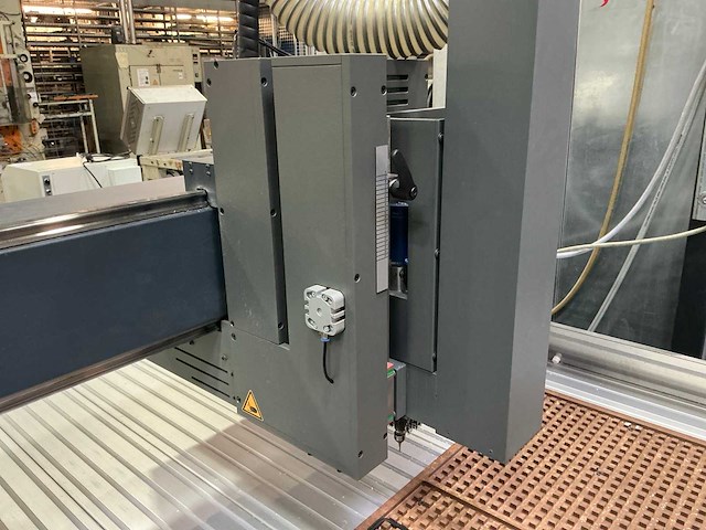 Cosign 500 cnc freesmachine - afbeelding 13 van  14