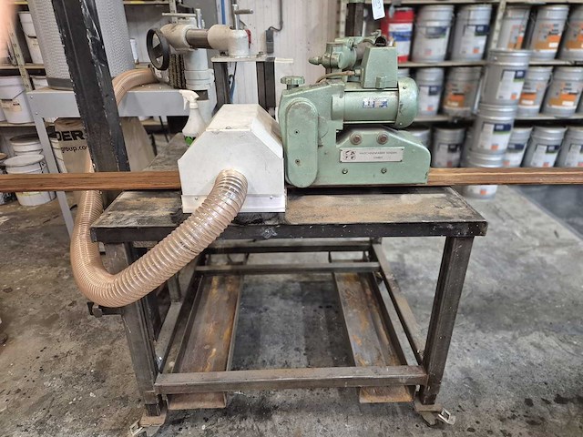 Cosma - 2017 - houtnerf machine - afbeelding 1 van  8