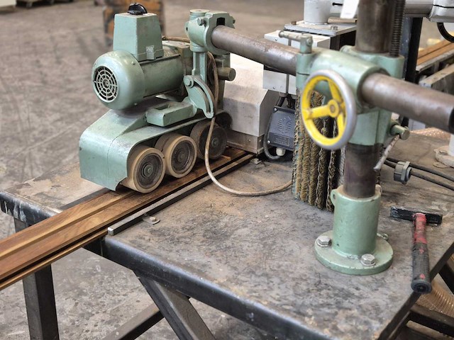 Cosma - 2017 - houtnerf machine - afbeelding 2 van  8