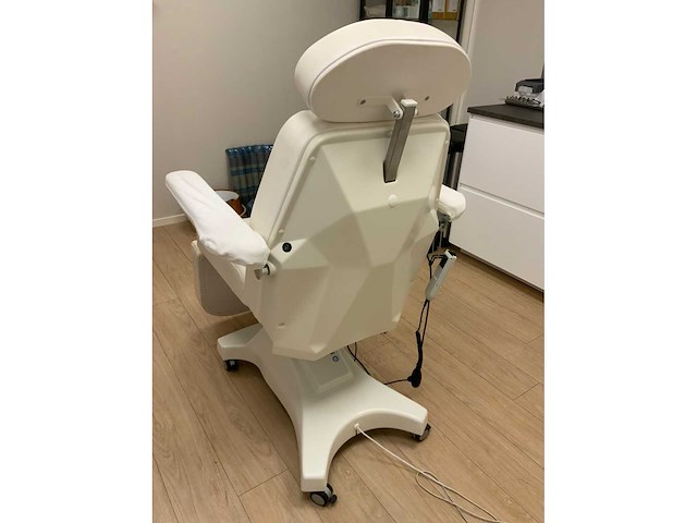 Cosmoderm d3m behandelstoel - afbeelding 2 van  13