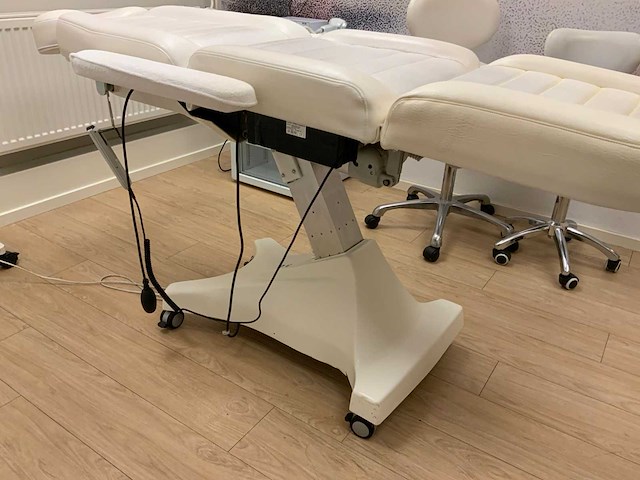 Cosmoderm d3m behandelstoel - afbeelding 9 van  13
