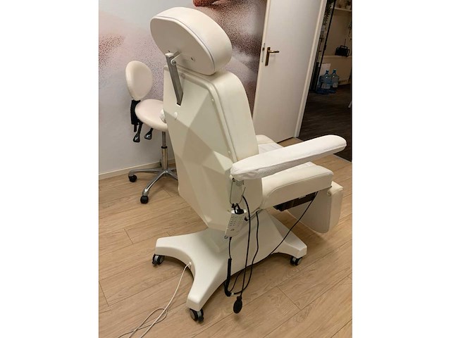Cosmoderm d3m behandelstoel - afbeelding 13 van  13