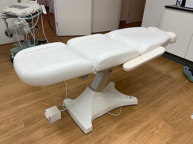 Cosmoderm d3m behandelstoel - afbeelding 4 van  10