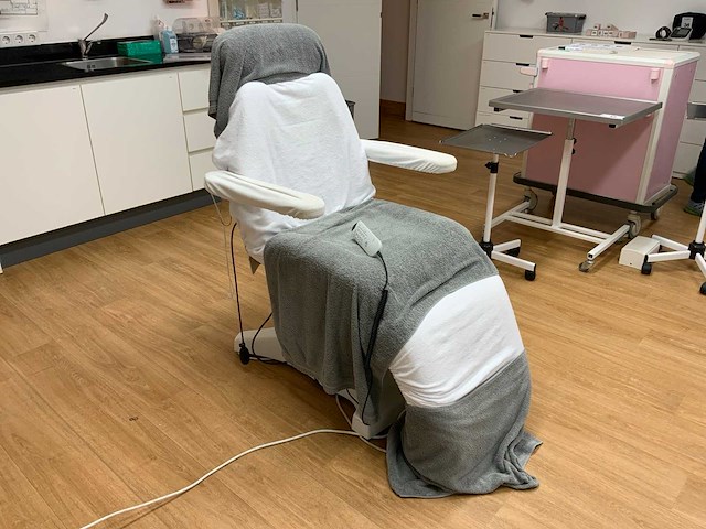 Cosmoderm d3m behandelstoel - afbeelding 9 van  10