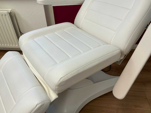 Cosmodern reichert ez behandelstoel - afbeelding 3 van  8