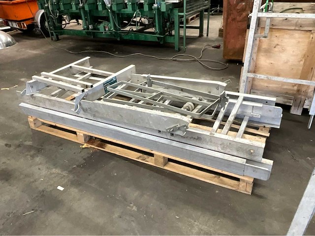 Costruzioni meccaniche reggiane cmr 250 pannenlift - afbeelding 2 van  7