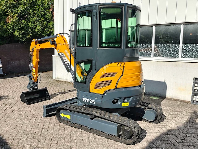 Cougar - 2026 - ht25 - kubota - minigraafmachine - afbeelding 23 van  39
