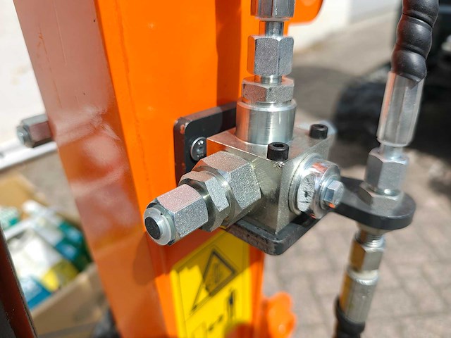 Cougar - 2026 - xt-18u - minigraafmachine (kubota) demo - afbeelding 18 van  28